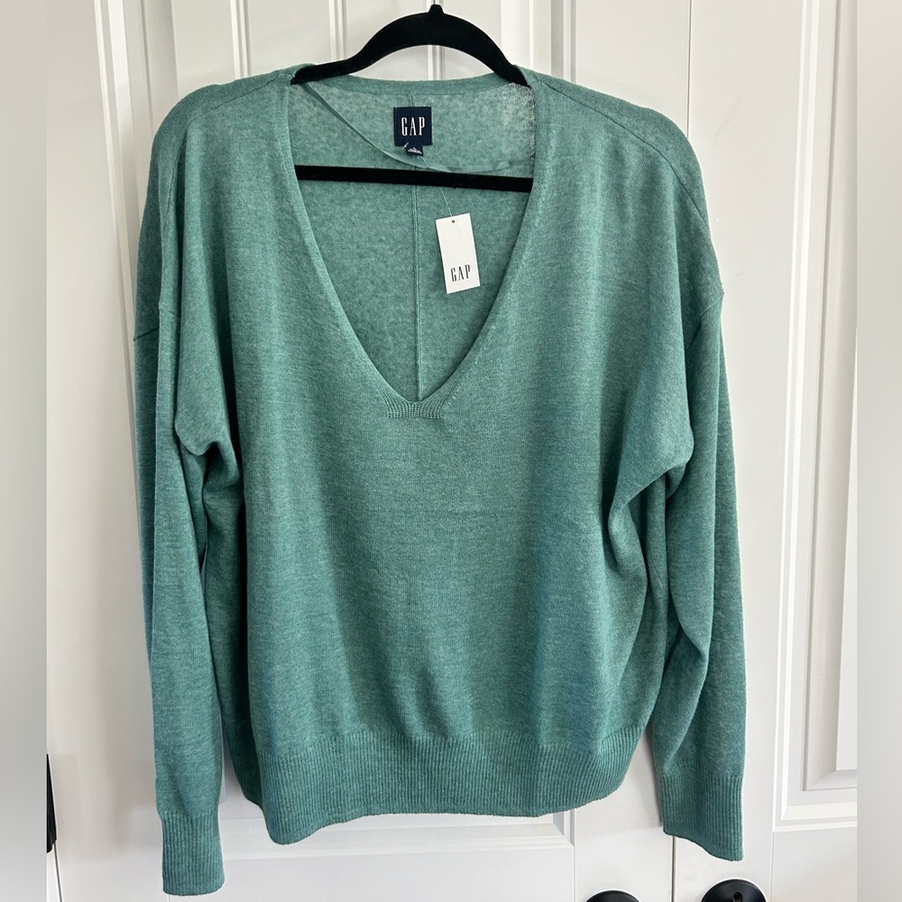 GAP large teal sweater with v-neckline, brand new with tags